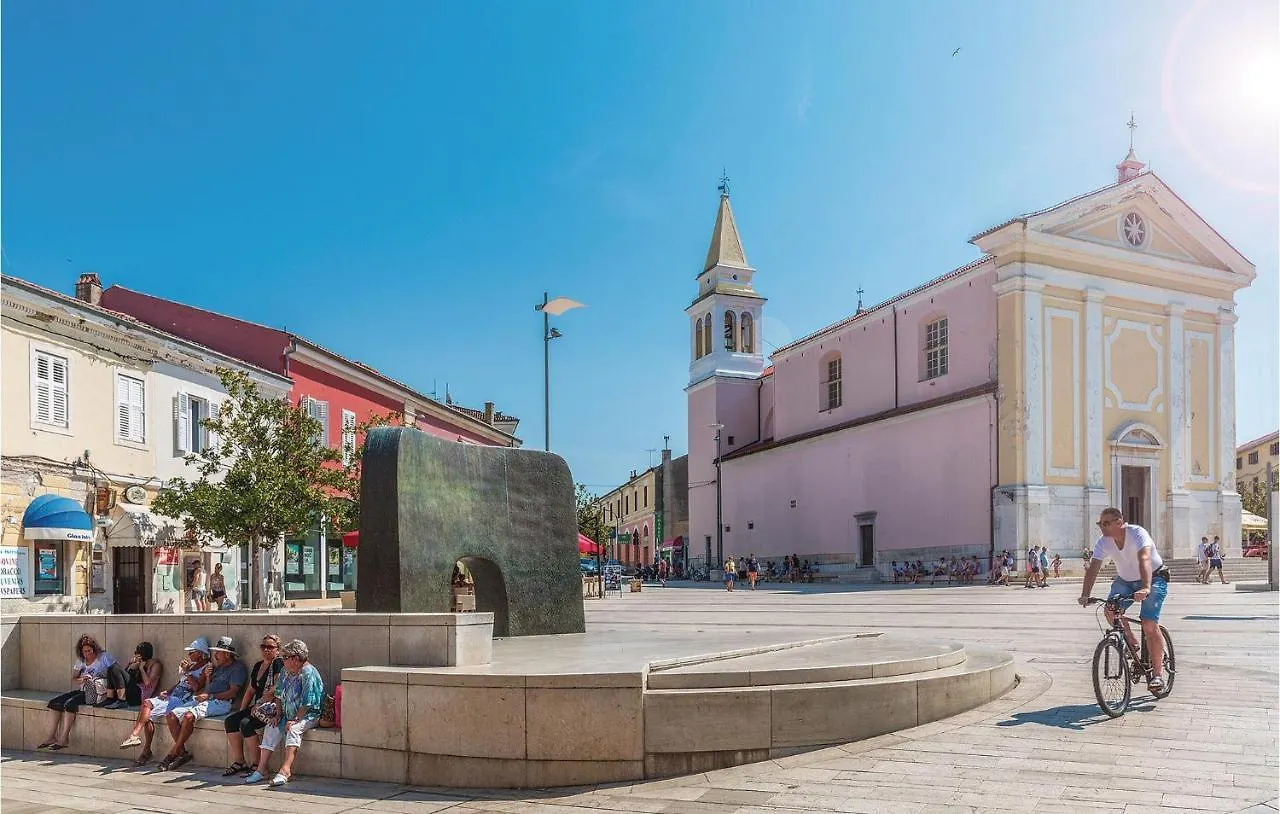 Pet Friendly Apartment In Porec With Wifi 0*,